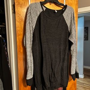 Chic Soul size 2 sweater